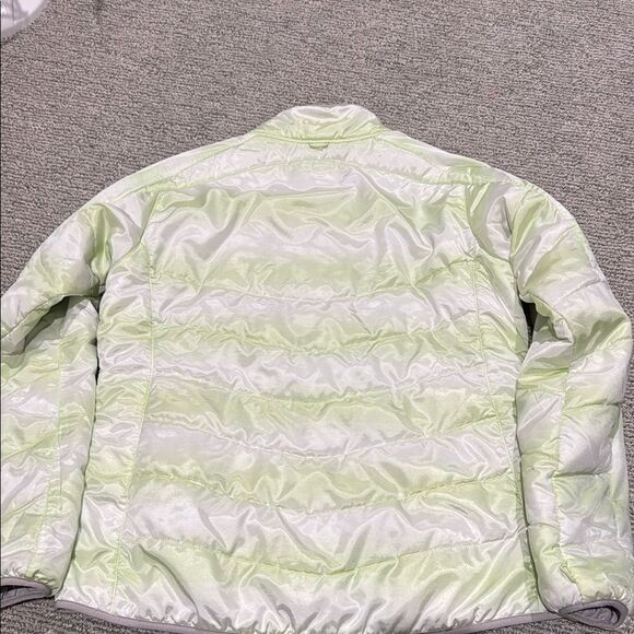 Womens Cabela’s Light Green Jacket - Picture 2 of 3